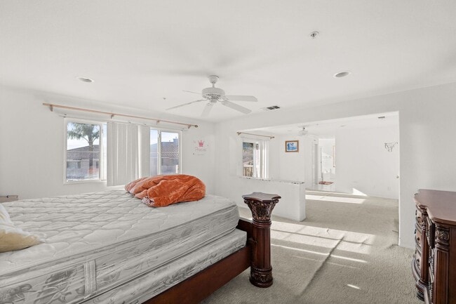 Building Photo - Beautiful 2 Story Home