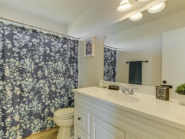 Building Photo - 5516 Rayburn Ln