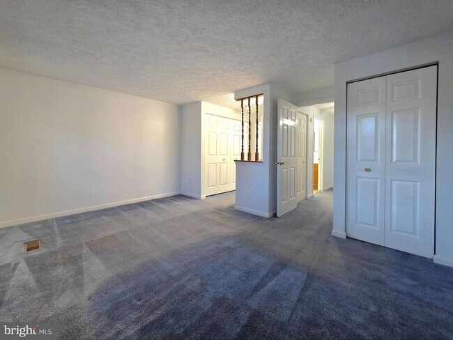 Building Photo - 8557 Koluder Ct