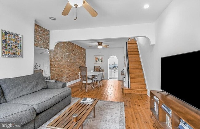 Primary Photo - 356 Emily St