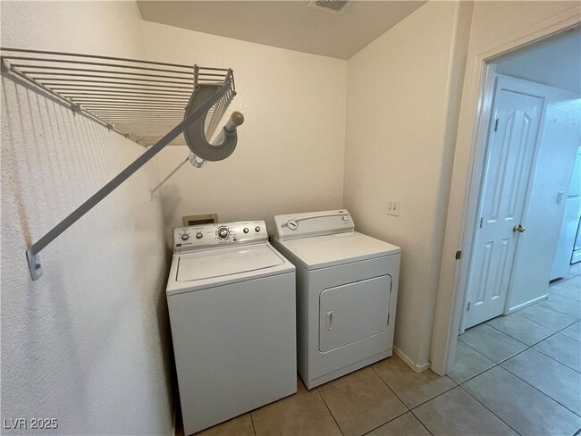 Building Photo - 502 Quail Bird Pl