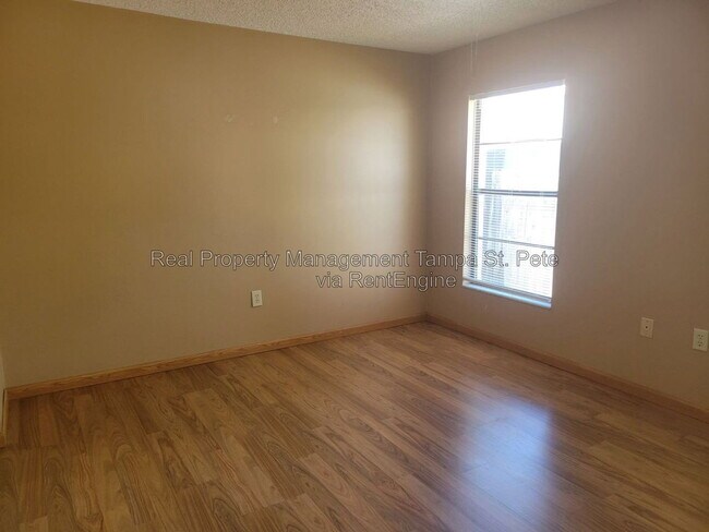 Building Photo - 2024 Sheffield Ct
