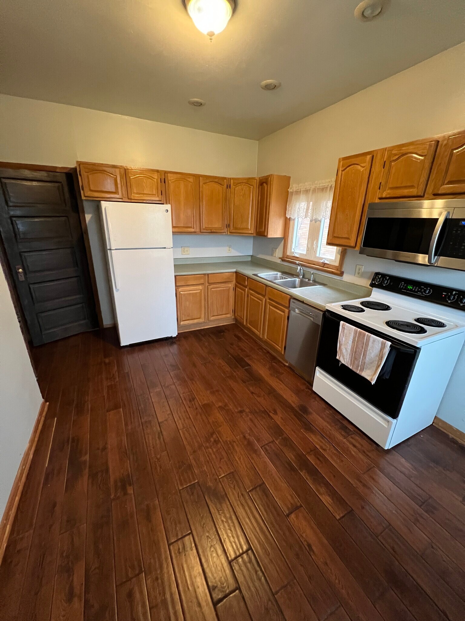 Building Photo - 271 Dravo Ave