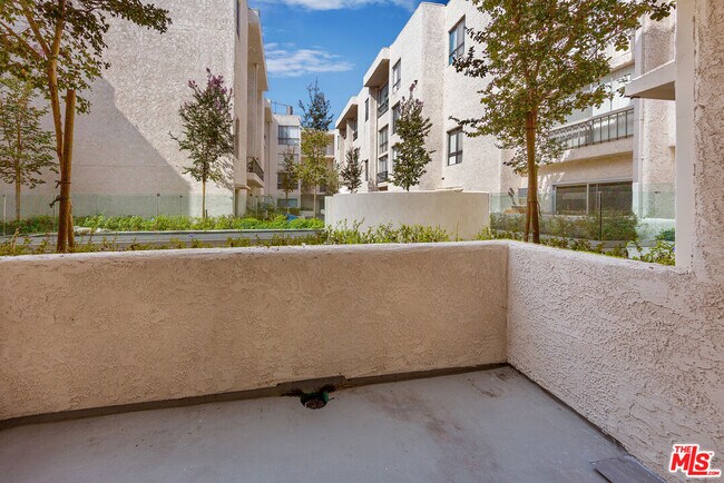 Building Photo - 1440 Veteran Ave