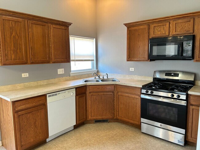 Building Photo - 2643 Pecos Cir