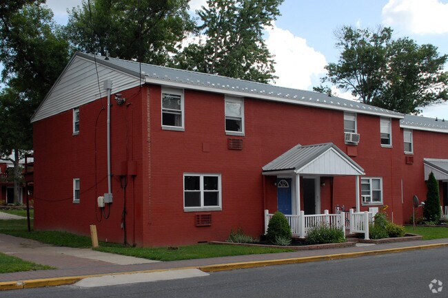Building Photo - Chestnut Square