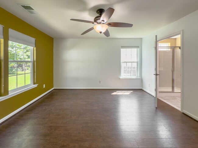 Building Photo - 628 Leonard Ln