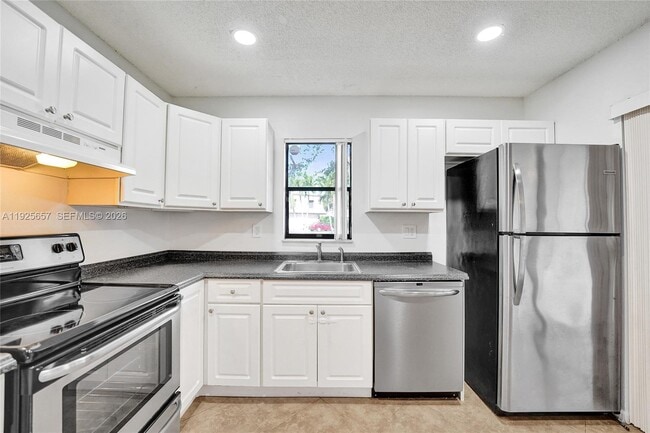 Building Photo - 9340 SW 61st Way