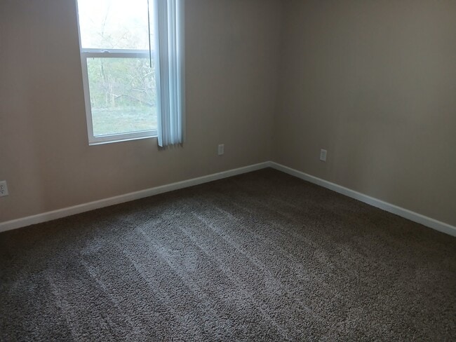 Building Photo - 1009 Briarwood Rd