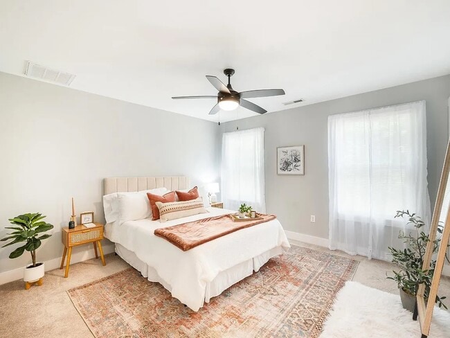 Building Photo - 186 Sunburst Villa Dr