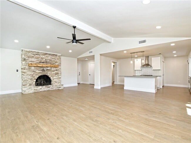 Building Photo - 11711 Oak Knoll Dr
