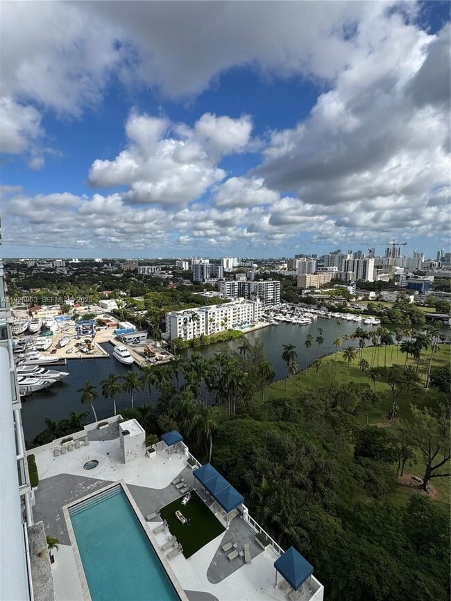 Building Photo - 1861 NW S River Dr