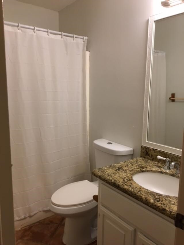 Building Photo - 200 Martingale