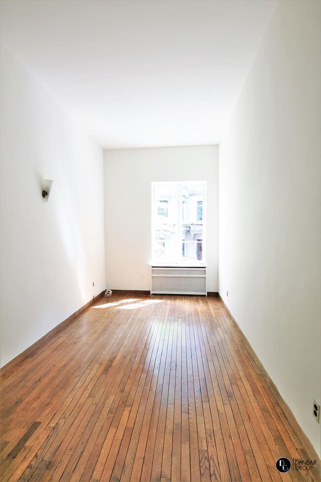 Building Photo - 309 West 76th Street