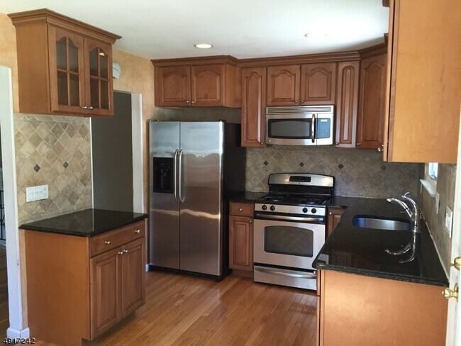 Building Photo - 27 Haddon Rd