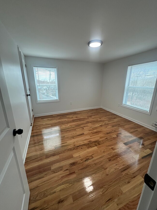 Building Photo - 17 Church St