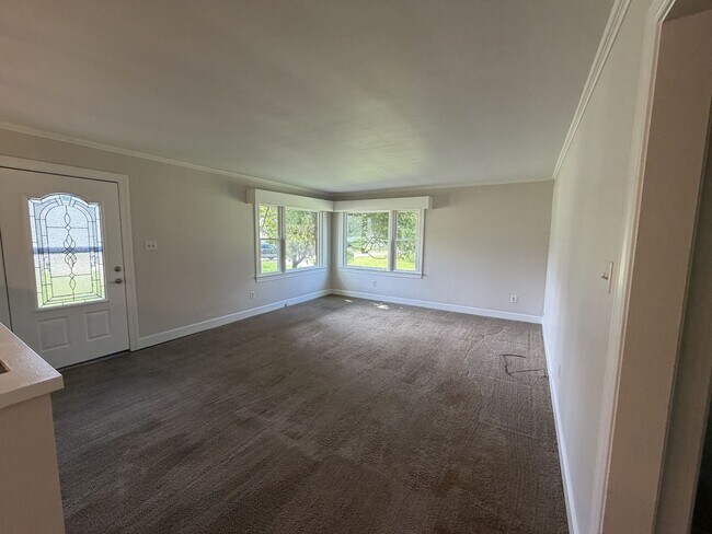 Building Photo - 281 Alcove Rd