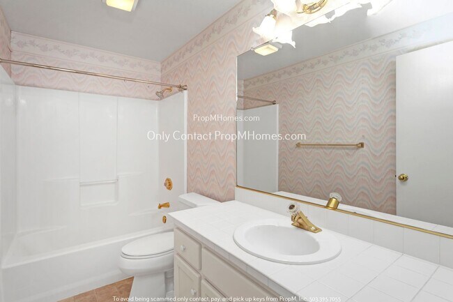 Building Photo - King City Charmer 55+ Community: Your Perf...