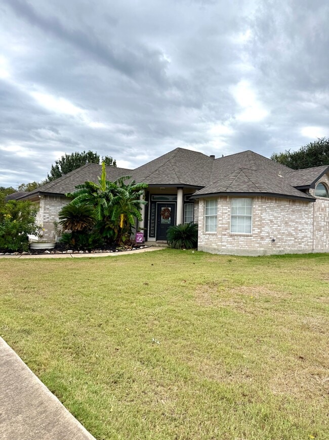 Building Photo - 1353 Pecan Ridge