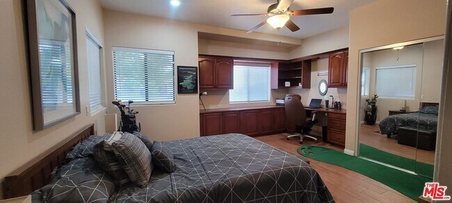 Building Photo - 78920 Skyward Way