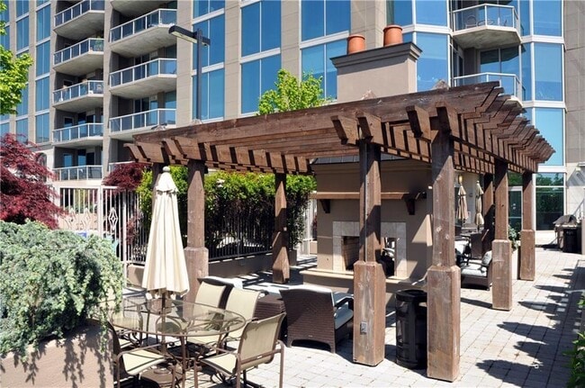 Building Photo - 2795 Peachtree Rd