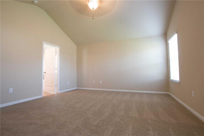 Building Photo - 624 Carly Ann Ln