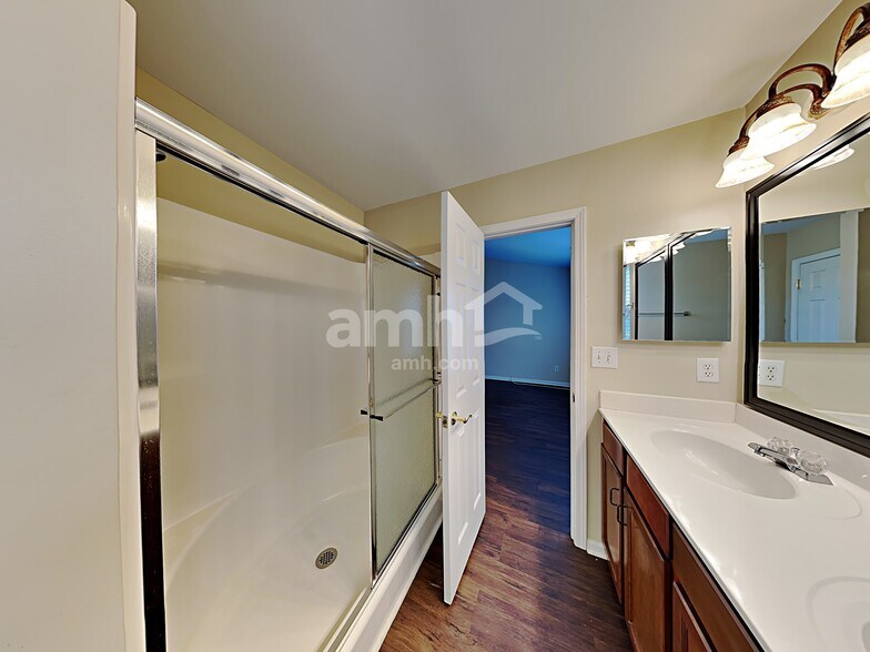 Building Photo - 3319 Covelo Ct