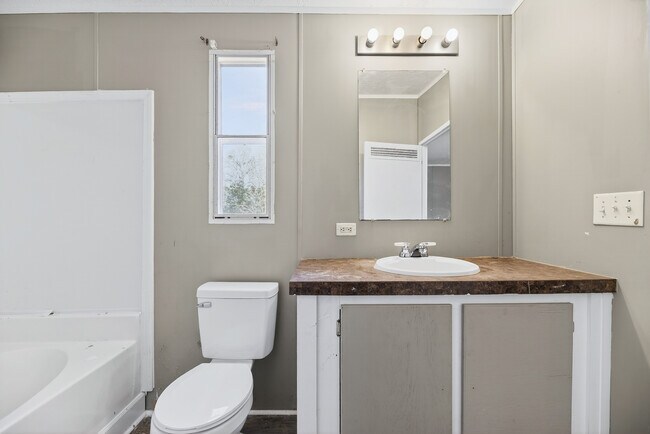 Building Photo - 2382 Bass Dr