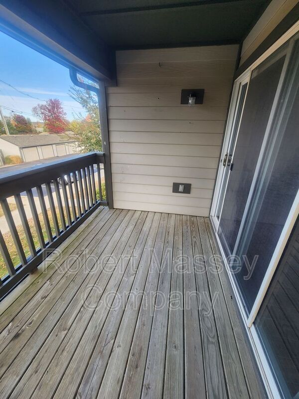 Building Photo - 5301 Pacer Ln