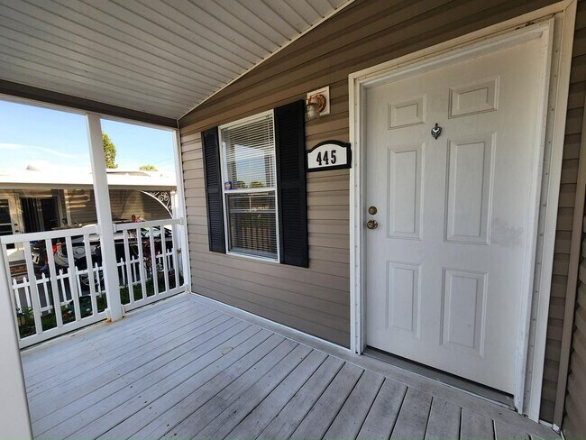 Building Photo - 445 Avanti Way Blvd