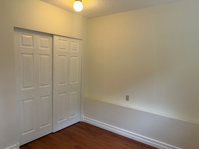 Building Photo - 4 Bedroom Home Near Whatcom Falls