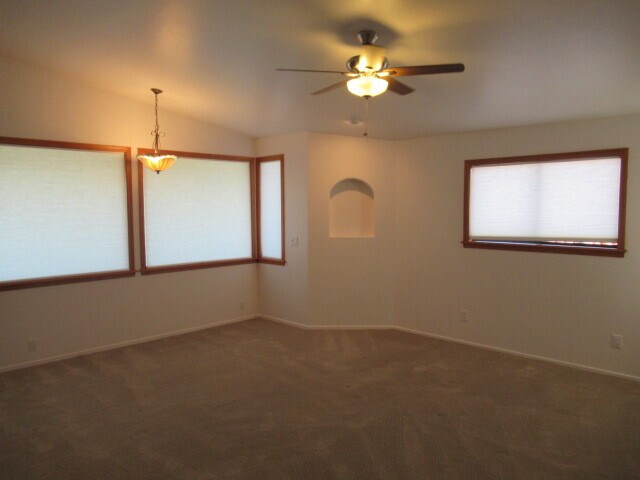 Building Photo - Large (3,825"), Beautiful & Luxurious Eastside Home with Breathtaking Mtn. Views.