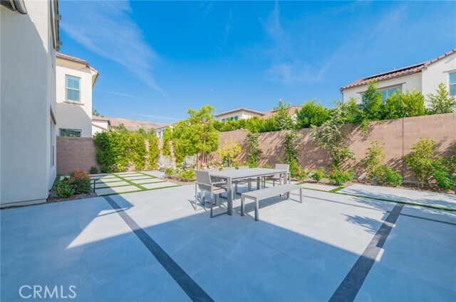 Building Photo - 58 Longchamp