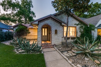 Building Photo - 5819 Belmont Ave