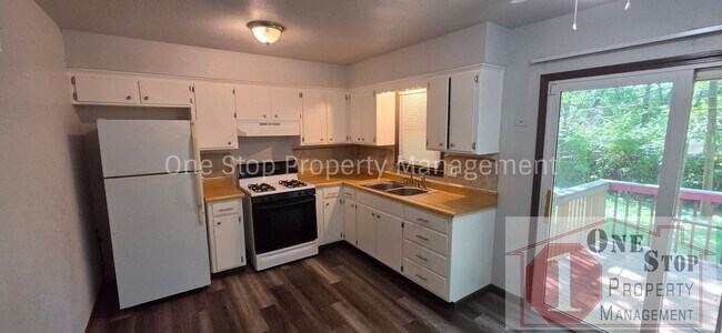 Building Photo - 8713 E 111 St