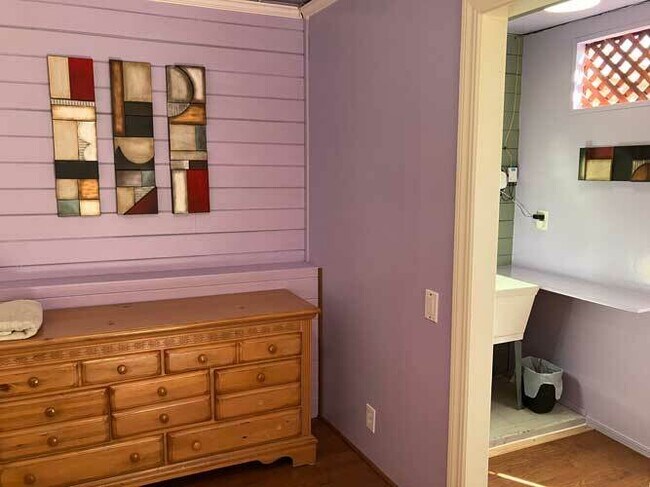 Building Photo - 2909 King St