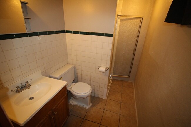 Building Photo - 3 bedroom house with basement
