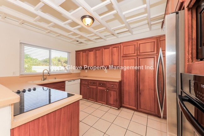 Building Photo - Spacious 4 Bedroom Anaheim Home