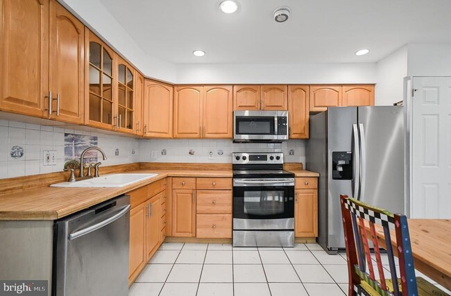 Building Photo - 110 Lebbie Ln