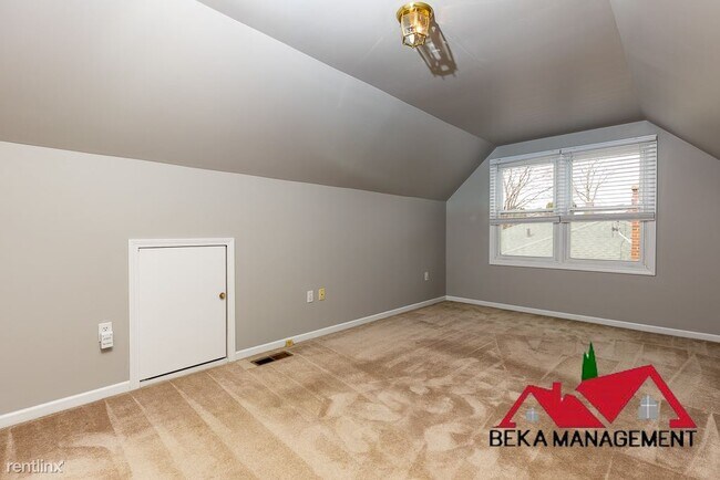 Building Photo - 3 br, 1.5 bath House - 22600 Outer Dr