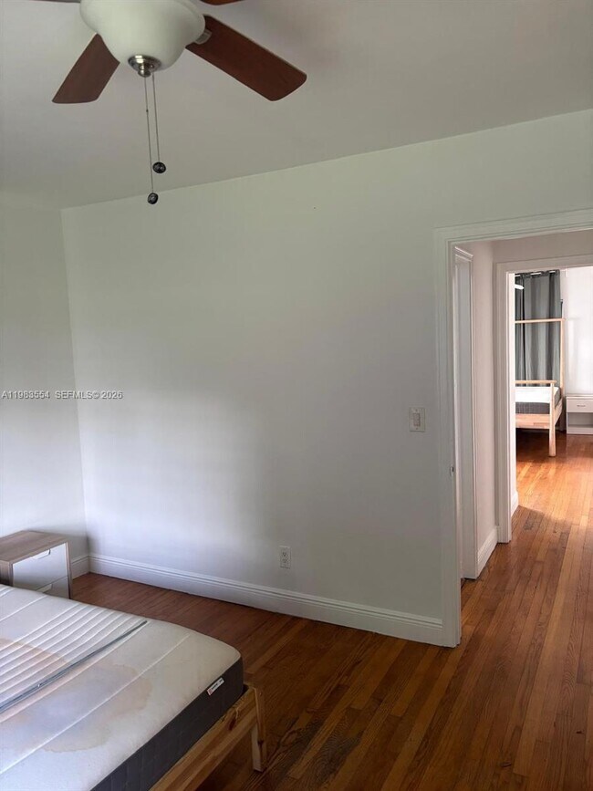 Building Photo - 233 Madeira Ave