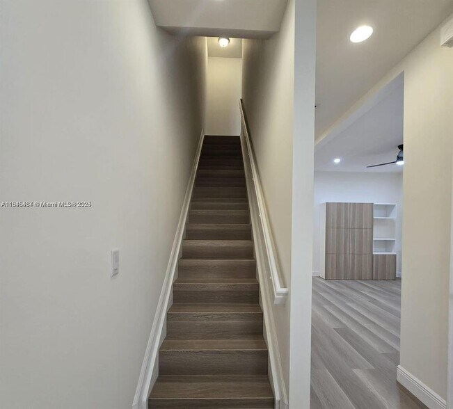 Building Photo - 6959 Long Pine Cir