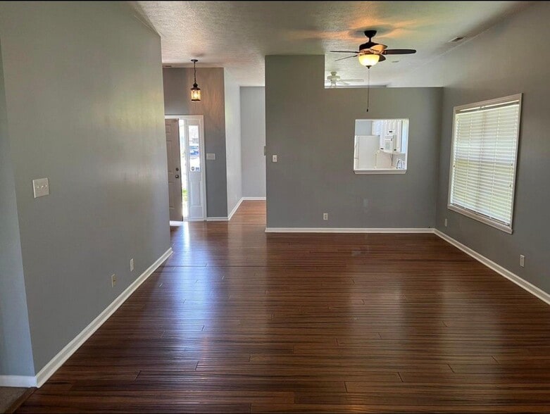 Building Photo - 1766 Quinn Creek Dr