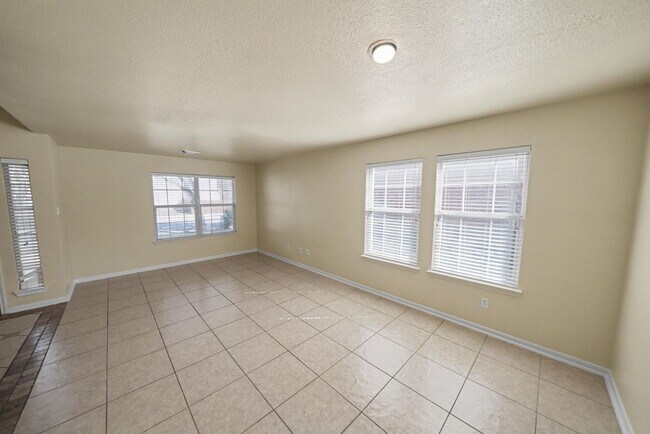 Building Photo - Beautiful 5-Bedroom Home in Schertz - Realtor Commission: $750