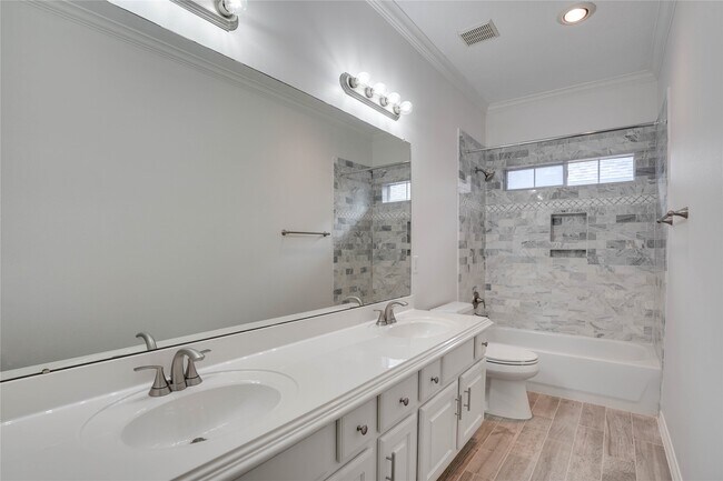 Building Photo - 3015 W Park at Fairdale