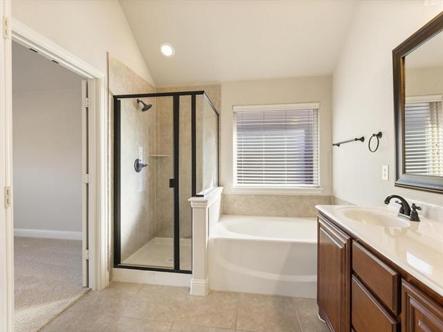 Building Photo - 2106 Hanakoa Falls Dr