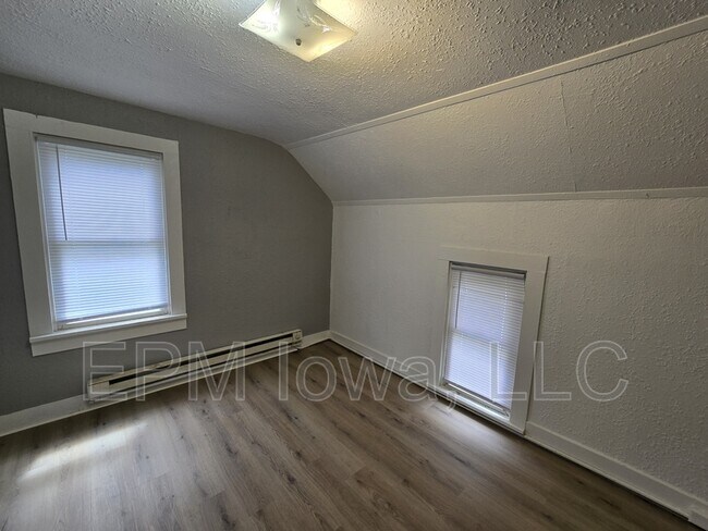 Building Photo - 716 Fowler St