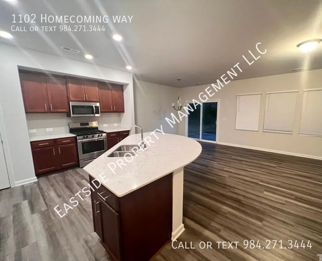 Building Photo - 1102 Homecoming Wy