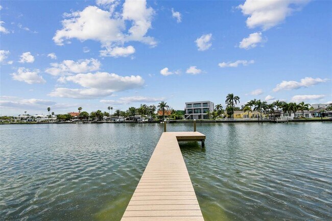 Building Photo - 3 Treasure Ln