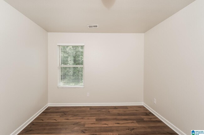 Building Photo - 880 Clover Cir